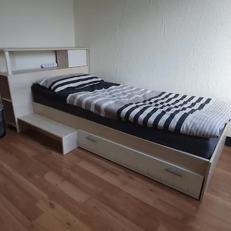 Apartment Monteurzimmer Wg 1-3 *