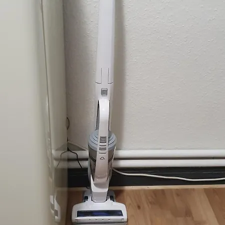 1 Von 3 Mit Gemeinschaftsbad-kueche, 30min Koeln Messe Bahnhof, 5min Bahnhof Zentrum