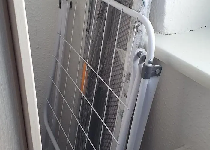 1 Von 3 Mit Gemeinschaftsbad-kueche, 30min Koeln Messe Bahnhof, 5min Bahnhof Zentrum * Leverkusen