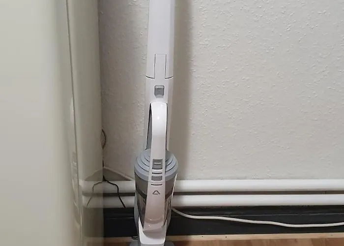 1 Von 3 Mit Gemeinschaftsbad-kueche, 30min Koeln Messe Bahnhof, 5min Bahnhof Zentrum